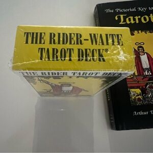 Rider Tarot Deck with Guidebook